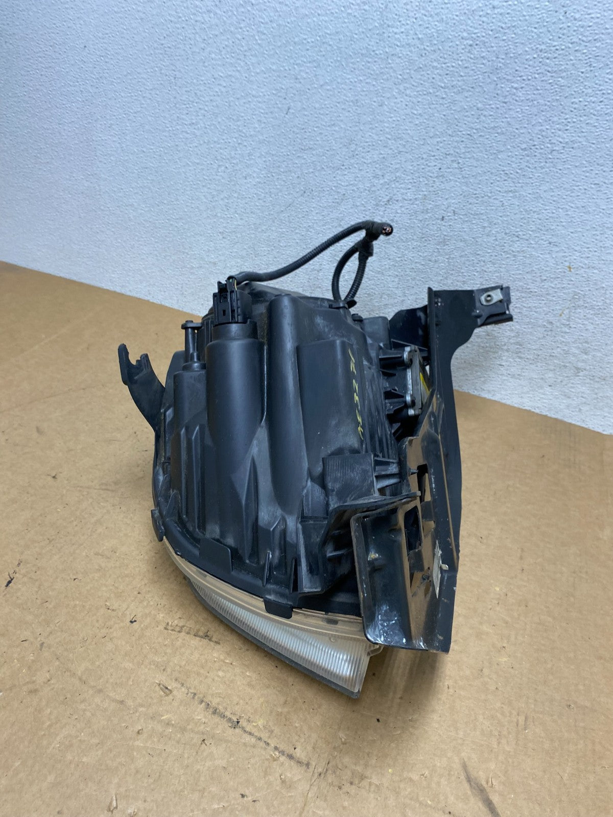2005 - 2007 Mercury Montego Right Passenger Side Headlight Xenon HID AE3271 DW10