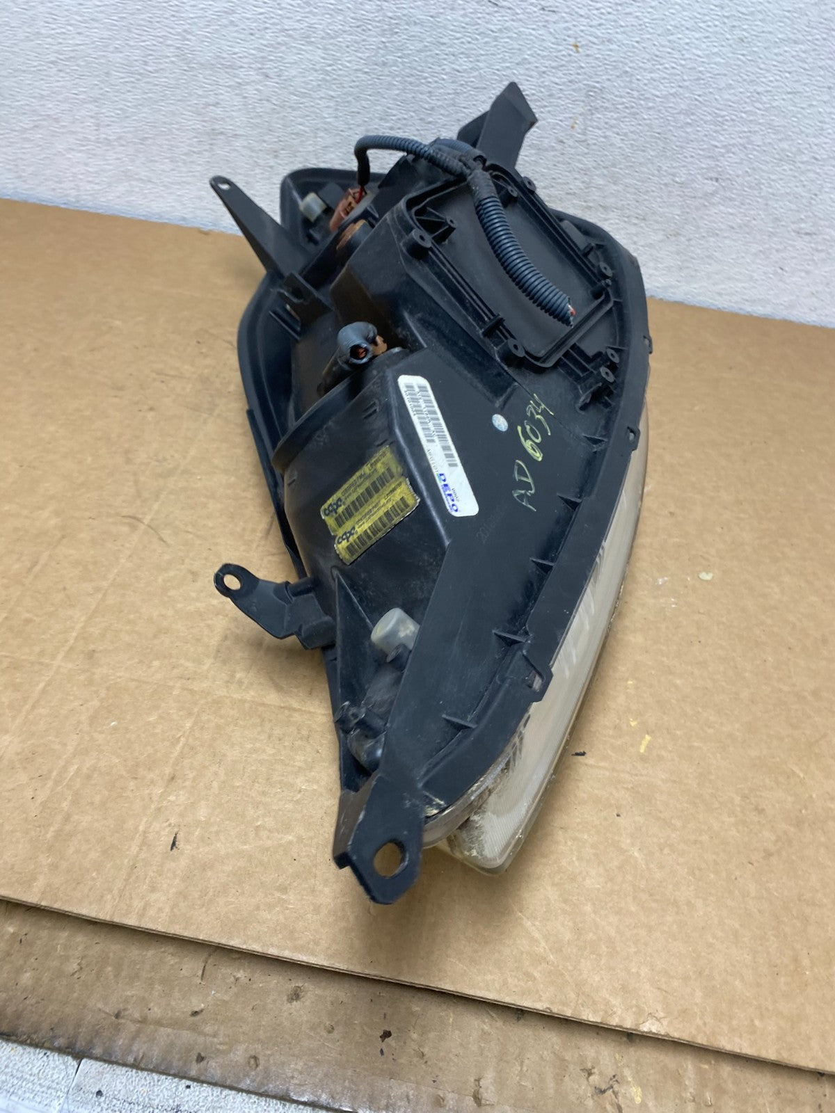2004-2005 Toyota Sienna Right Passenger Halogen Headlight DEPO AD6034 DW8