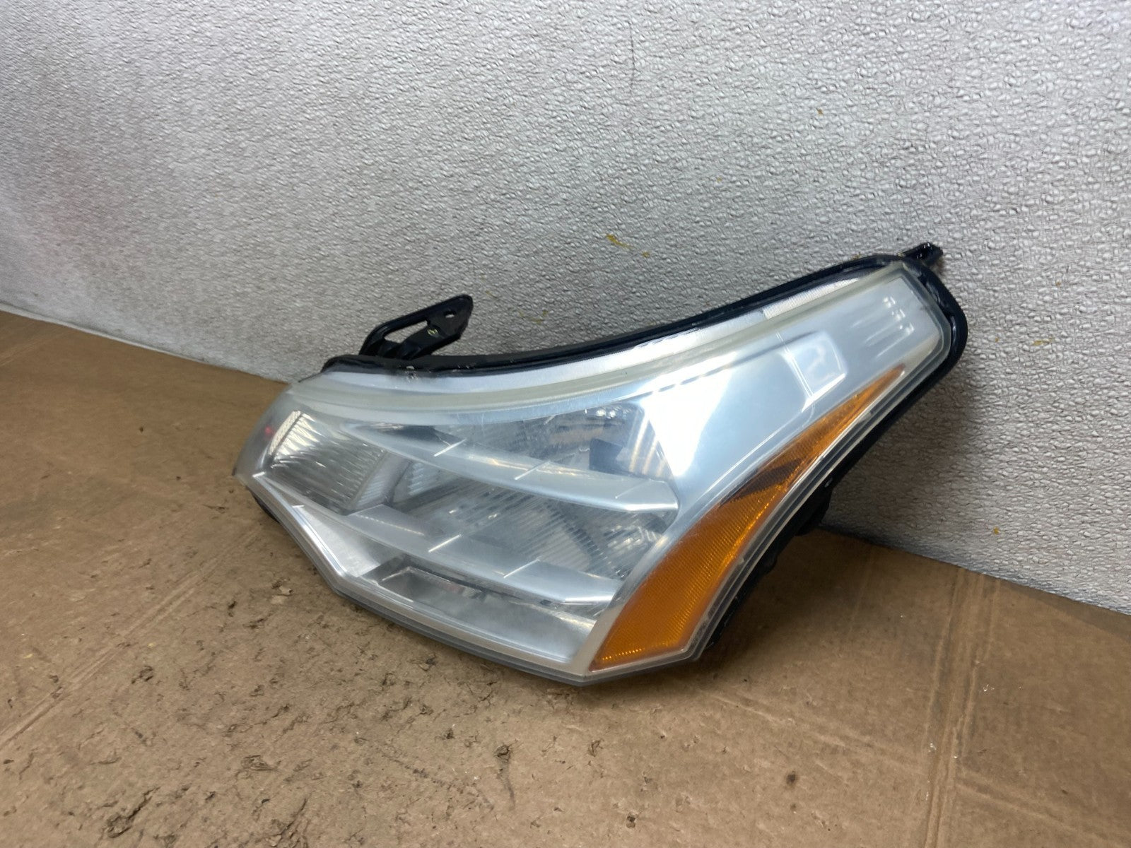 2008 2009 2010 2011 Ford Focus Left Driver Lh Headlight Halogen Oem Y8224 DW1