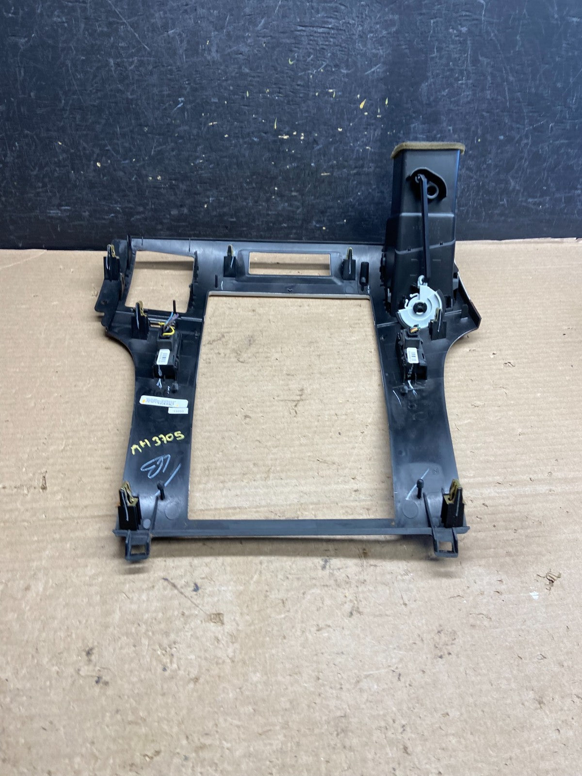 2007-2014 Cadillac Escalade Center Dash Trim Radio Bezel Vent Wood AH3705 DG6