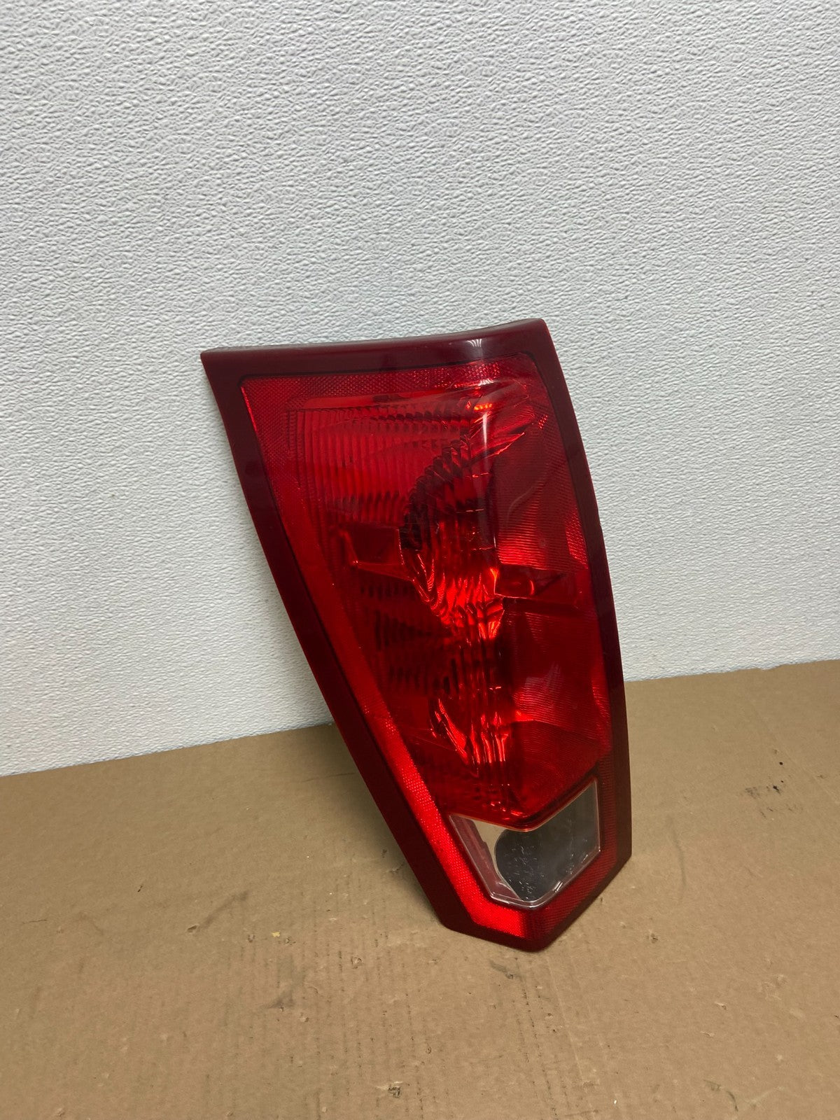 2002 to 2006 Cadillac Escalade EXT Left Driver LH Side Tail Light OEM AB6385 DW2