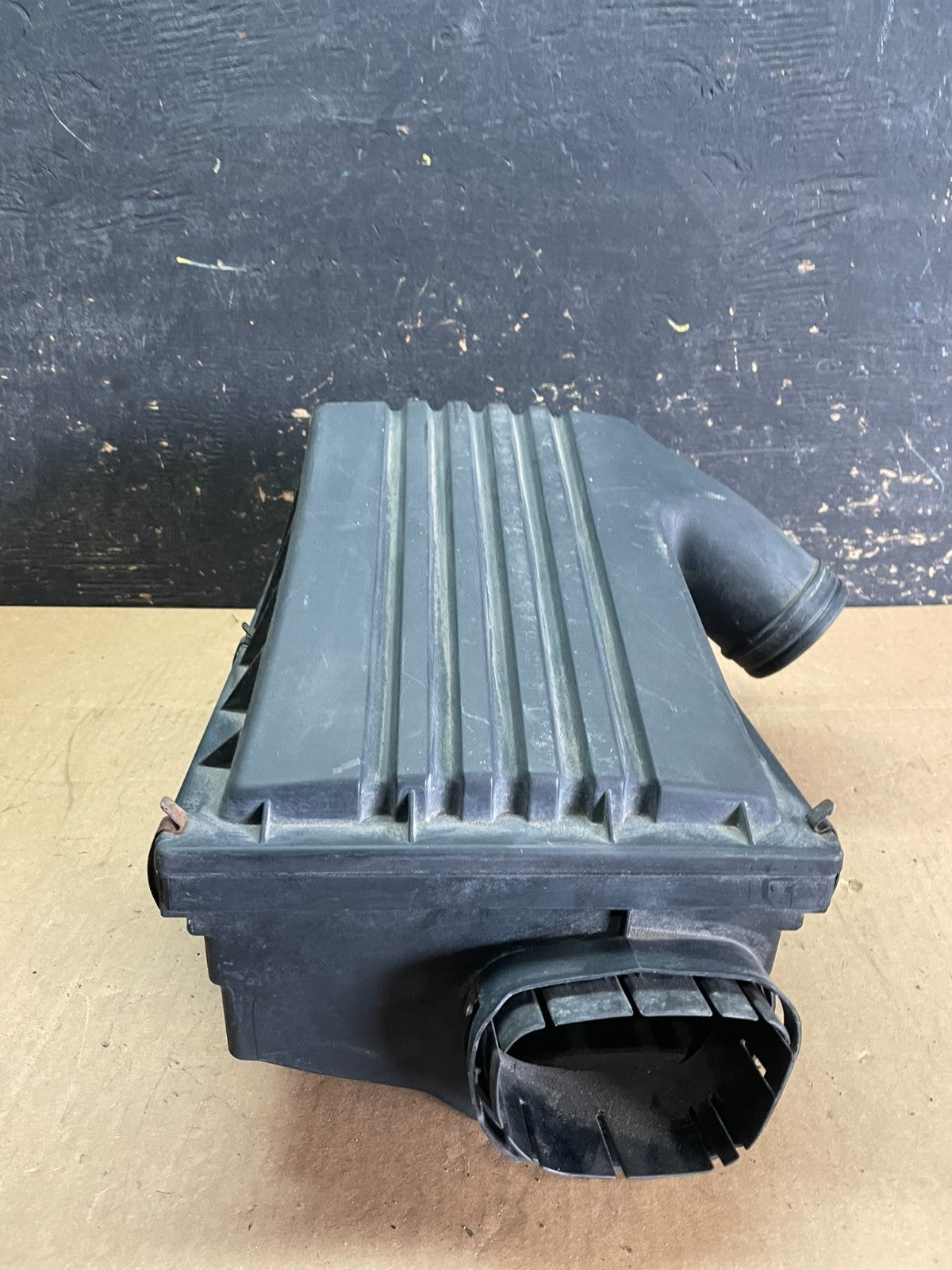 2007 to 2010 BMW X5 Air Intake Cleaner Filter Housing Box OEM Z8214 DG3