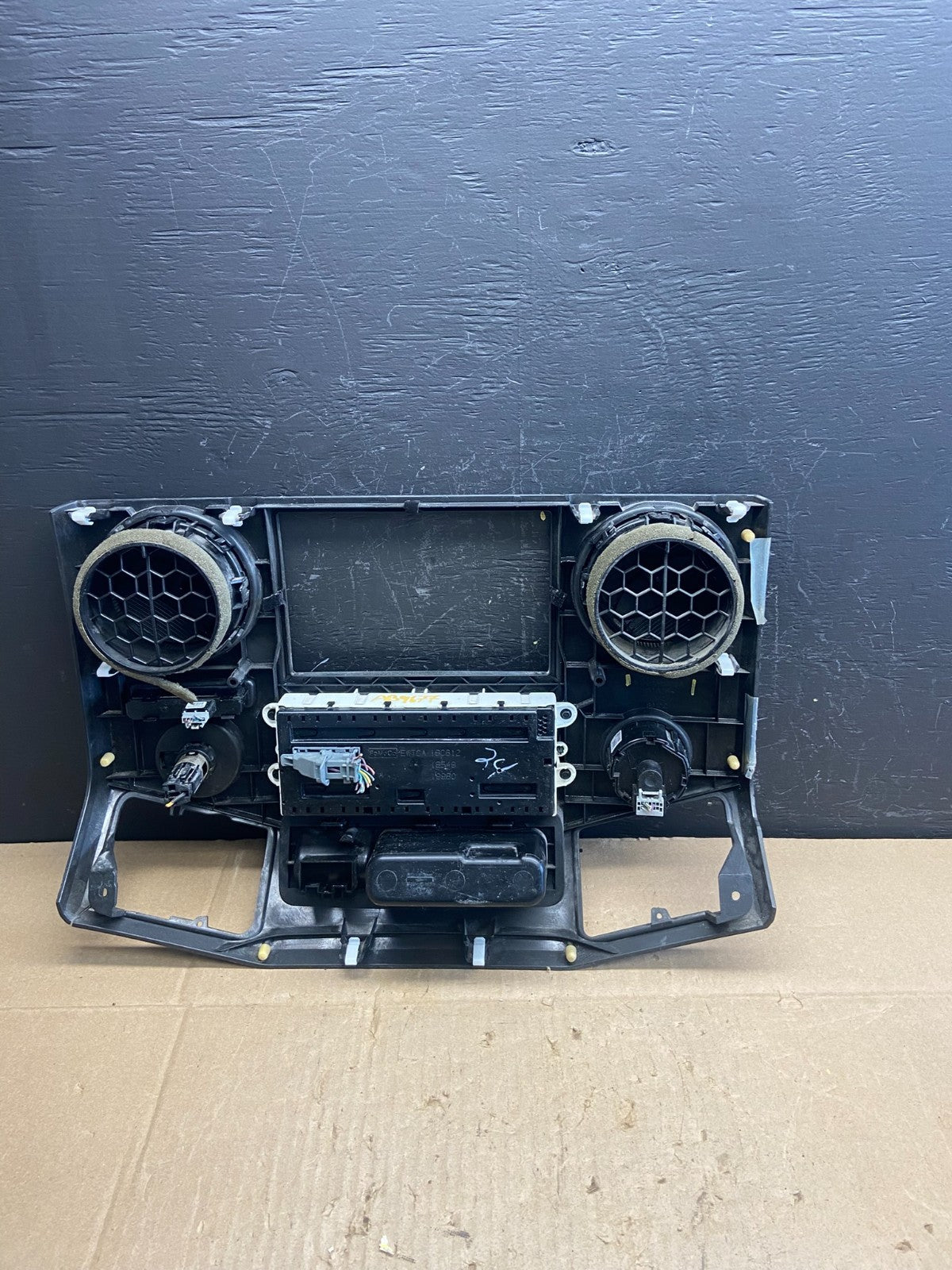 2008-2010 Ford F250 F350 Radio Climate Control Radio Dash Bezel Panel ab9677 DG4