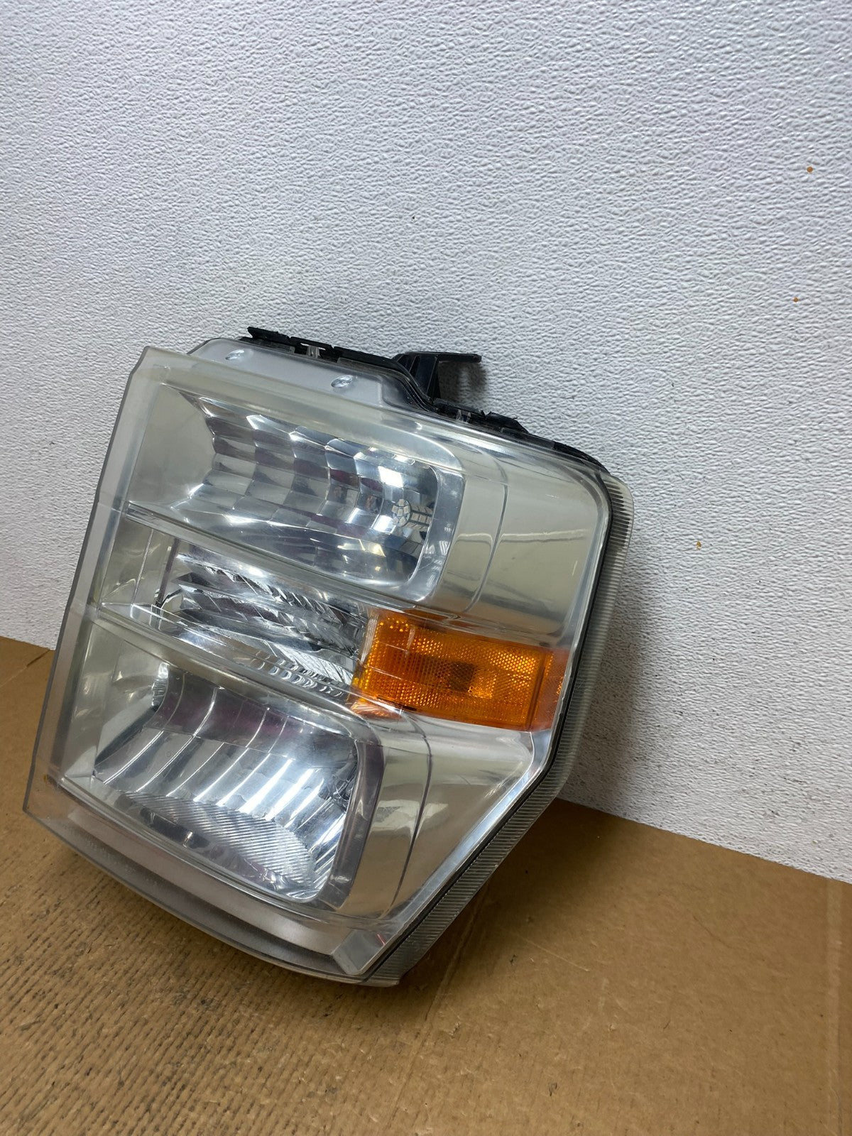 2008-2014 Ford Econoline E150 E250 E350 Left Driver LH Headlight AE0611 DW1