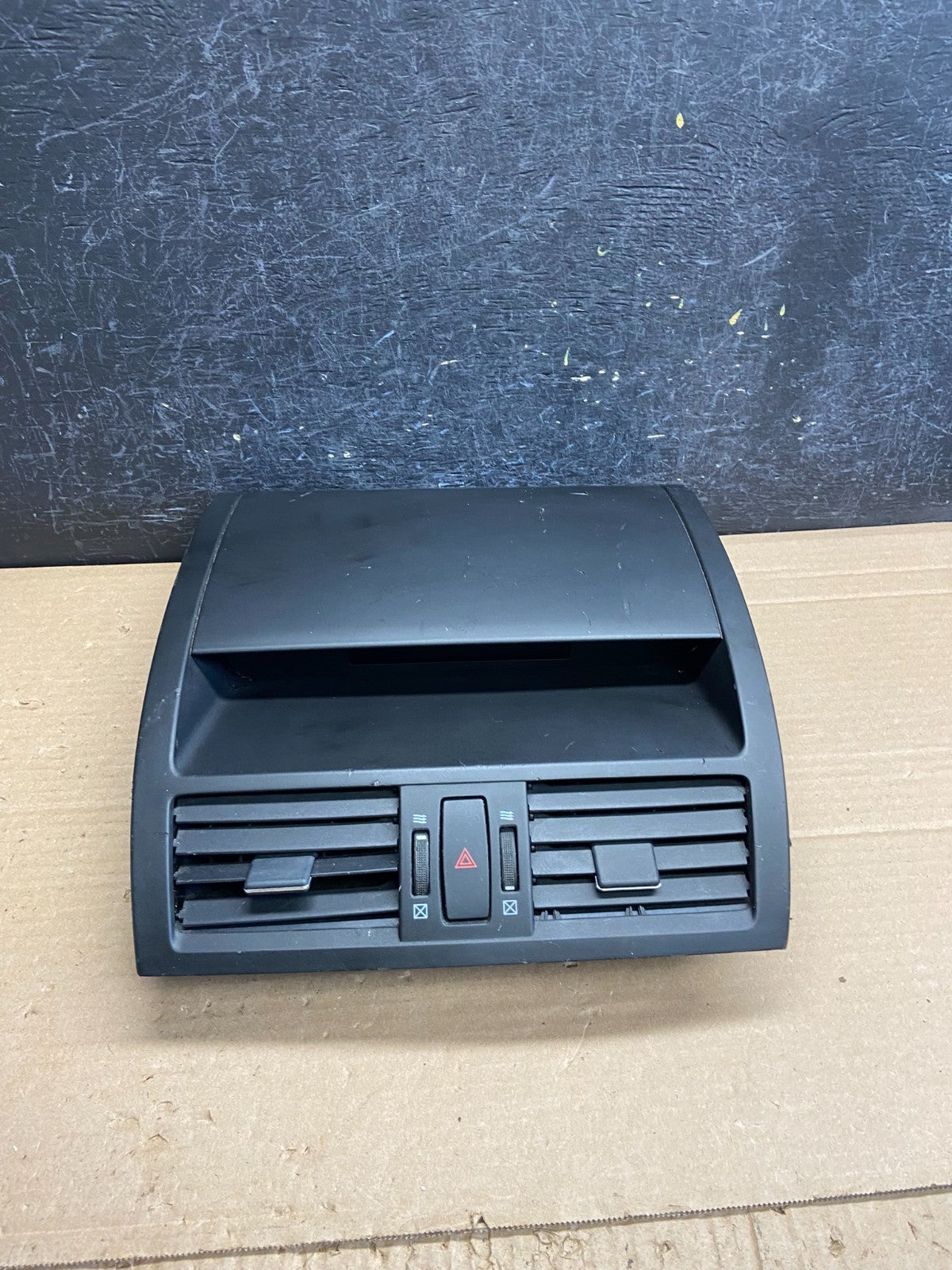2009 to 2012 Mazda 6 Center Console Dash Dual Air Vent AG0233 DG0