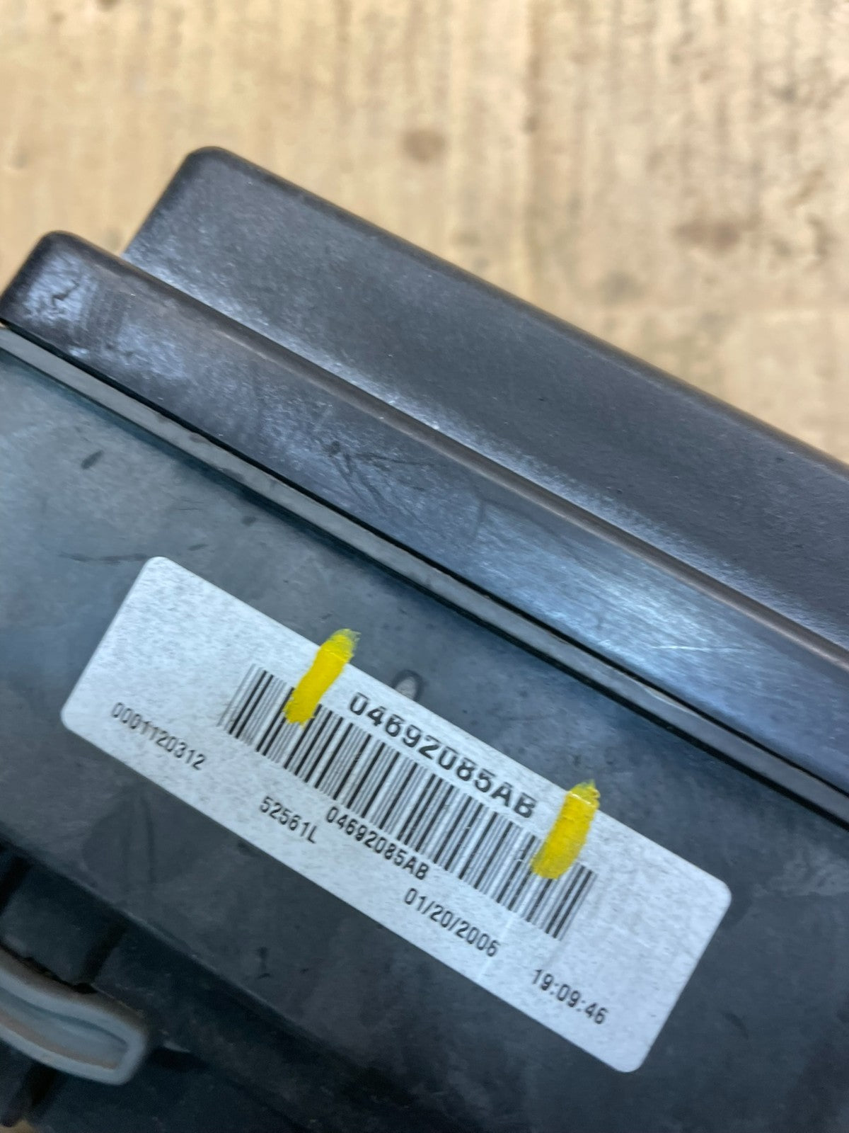 2006 Jeep Commander Fuse Box Relay BCM Body Control Module 04692085ab W7173 DG7