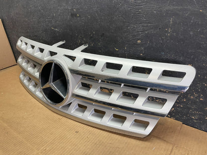 2009 to 2011 Mercedes ML-Class W164 Front Bumper Grille Grill AA9188 DG2