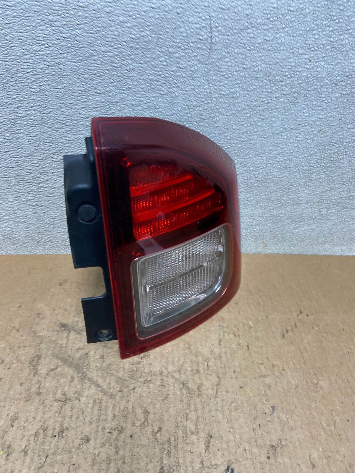 2014 - 2017 Jeep Compass Right Passenger Side Tail Light AA0126 DW2