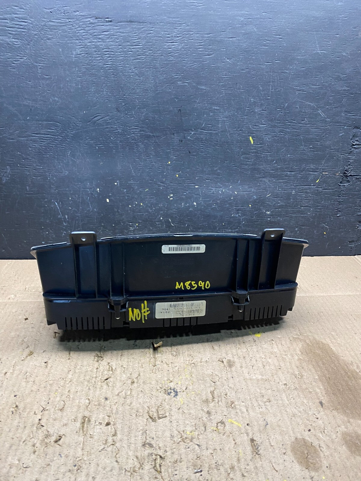 2004 Dodge Durango Speedometer Instrument Cluster Gauge M8590 PS3