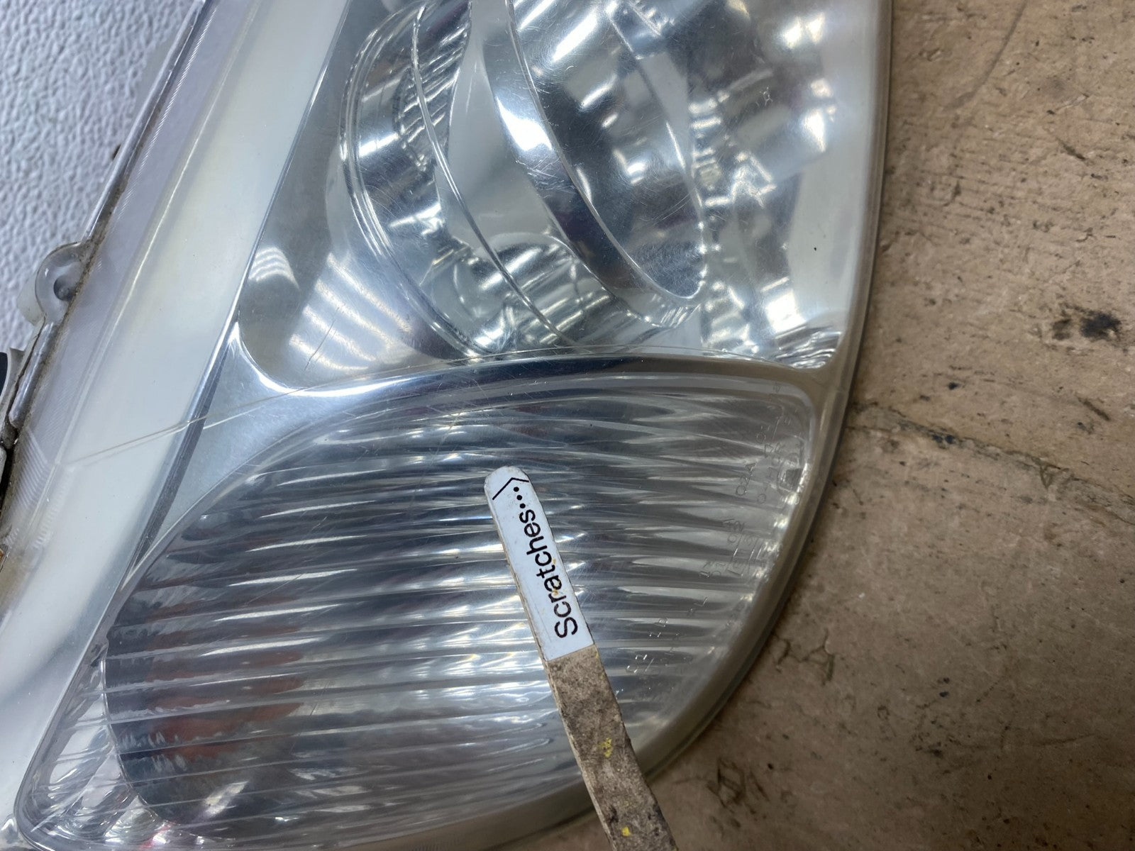 2004 2005 Hyundai XG350 XG Right Passenger RH Headlight Halogen AC7246 DW3
