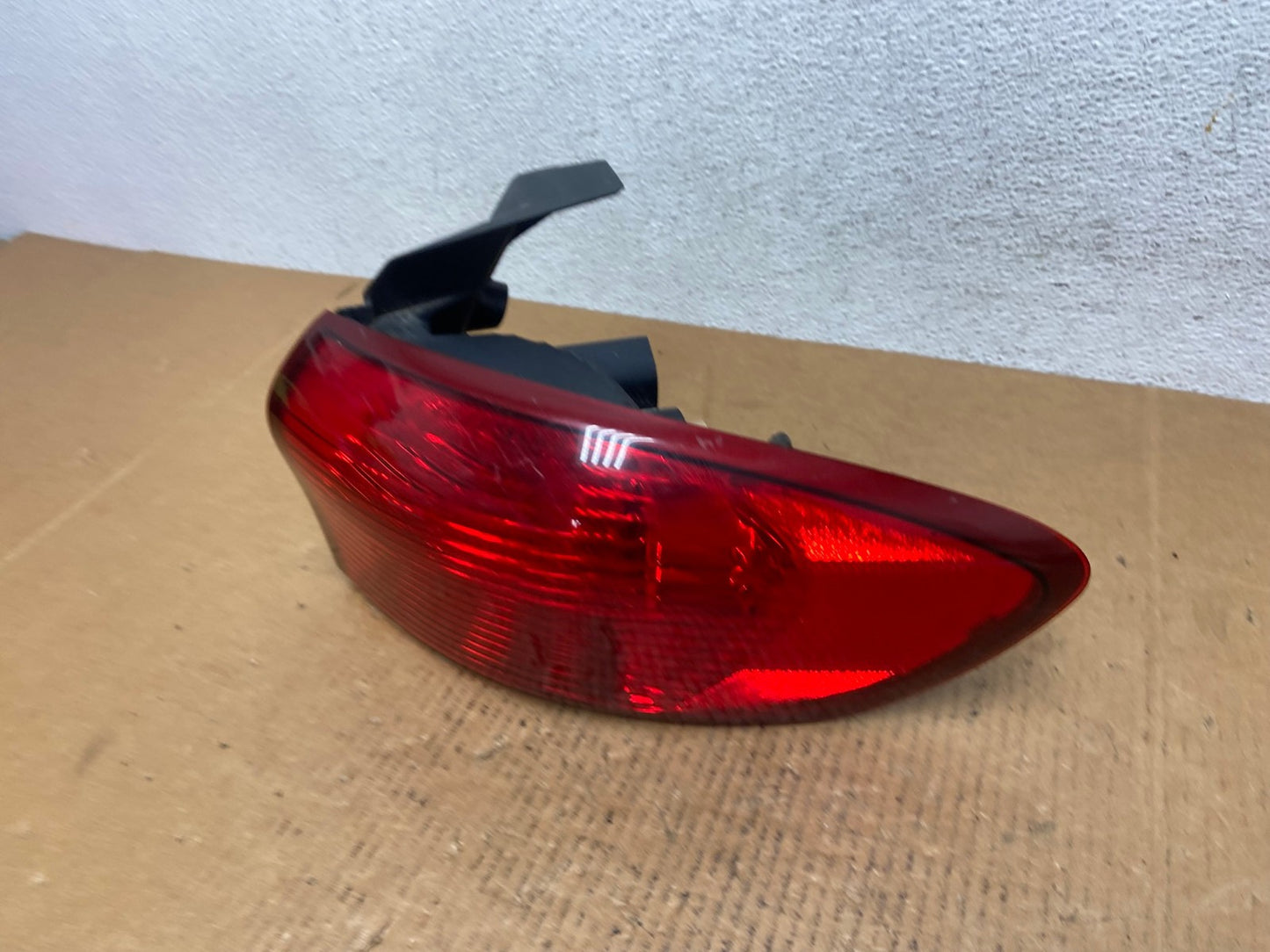2006-2007 Subaru Tribeca B9 Right Passenger Rh Side Tail Light AE0472 LK1
