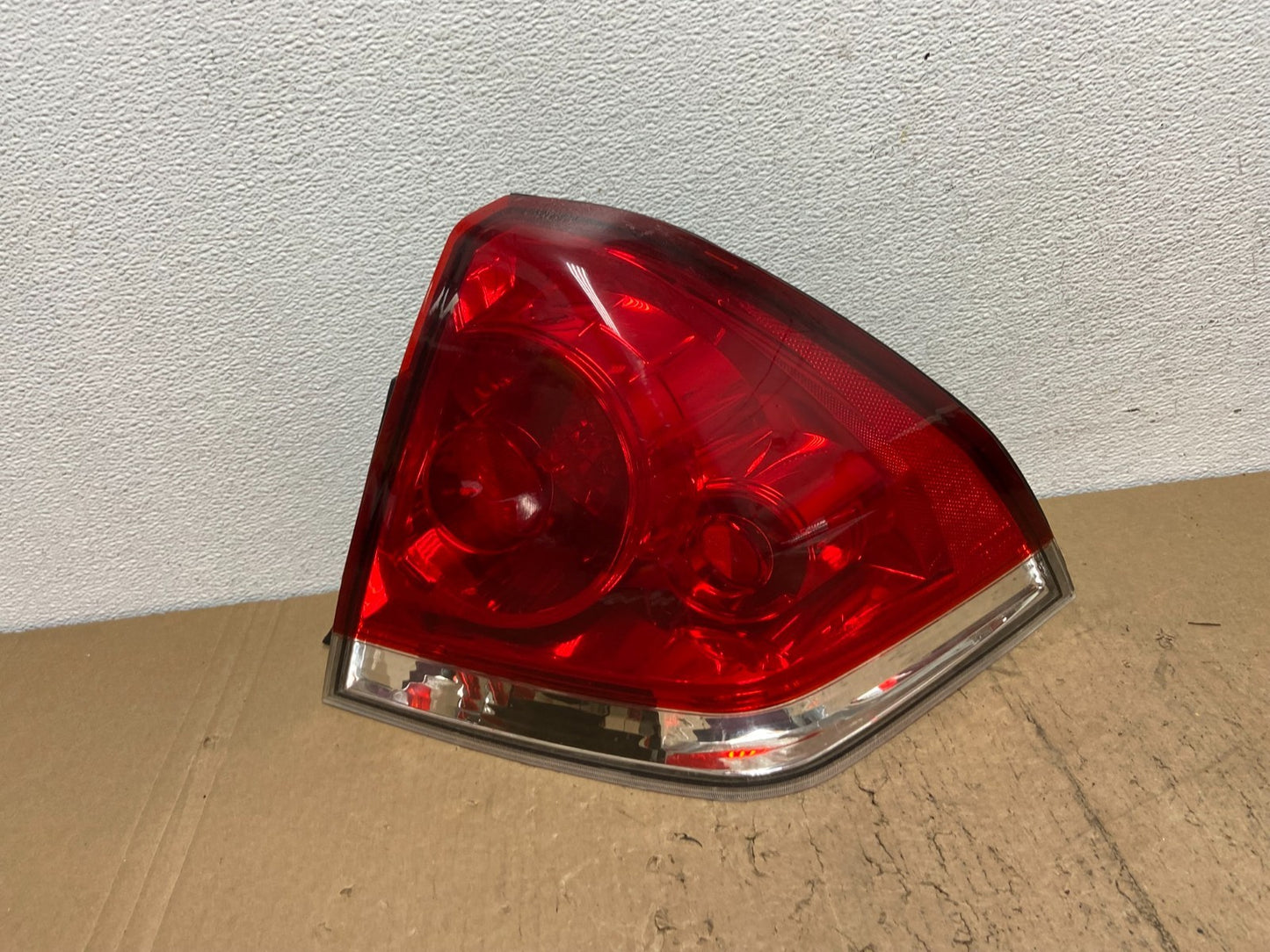 2006 - 2012 Chevrolet Impala Tail Light Right Passenger RH Side AC7350 DW0
