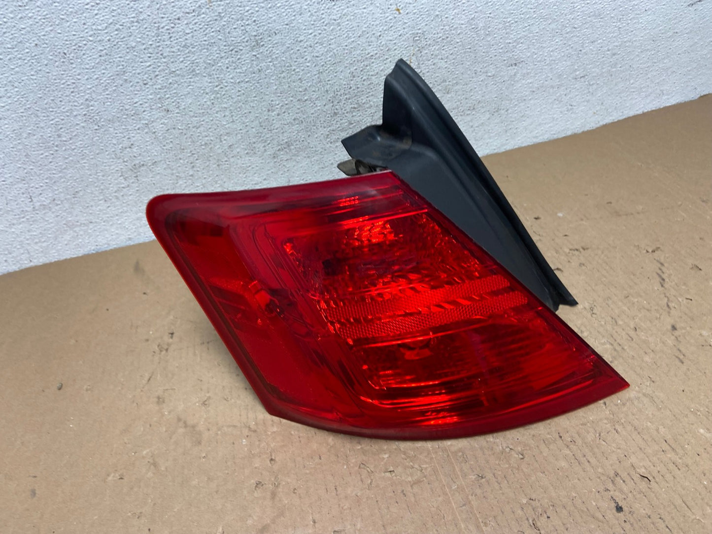 2014 to 2018 Ford Taurus Interceptor Left Driver LH Tail Light AD8141 LK0