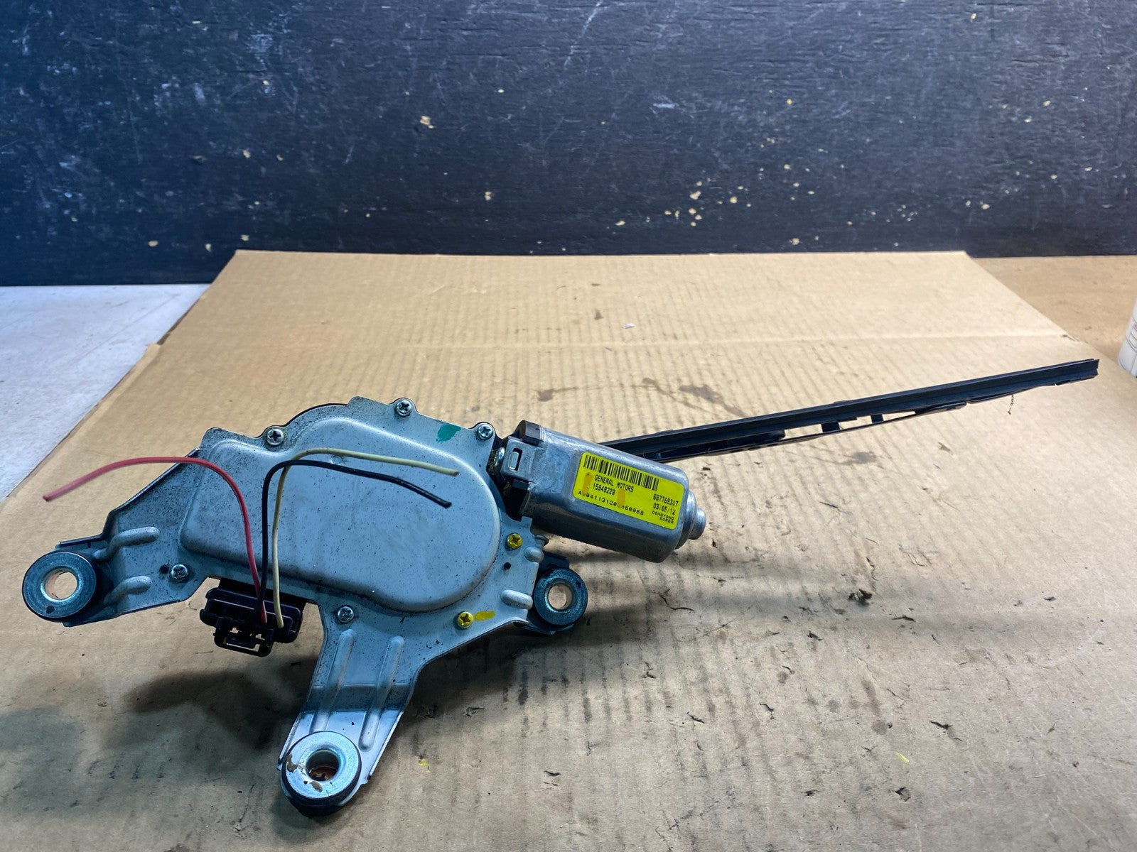 2010 to 2016 Cadillac SRX Rear Windshield Washer Wiper Motor Z4769 DG5