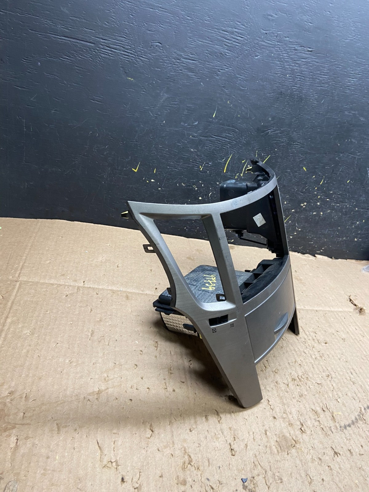 2010 - 2014 Subaru Outback Radio Console Dashboard Center Panel Trim y7739 DG4