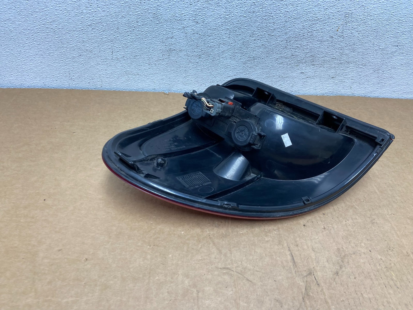 2004 - 2007 Dodge Grand Caravan Right Passenger Side Tail Light AD6054 DW6