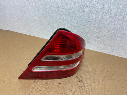 2005-2007 Mercedes-Benz C 230 W203 C-Class Right Passenger Tail Light AC3654 LK2