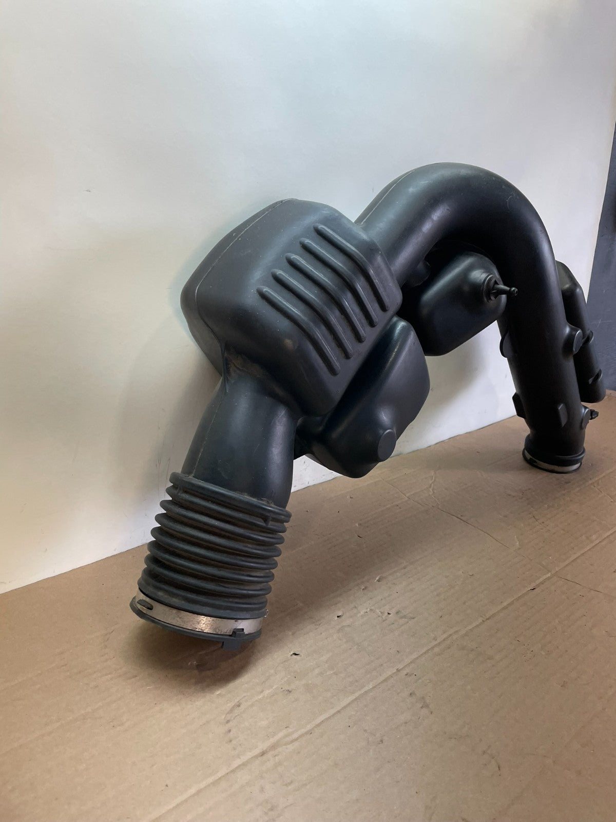 2011 - 2013 Dodge Durango 3.6L Resonator Air Intake Tube ag9951 DG2