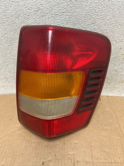 1999-2004 Jeep Grand Cherokee WJ Right Passenger Rh Tail Light AI6910 LK0