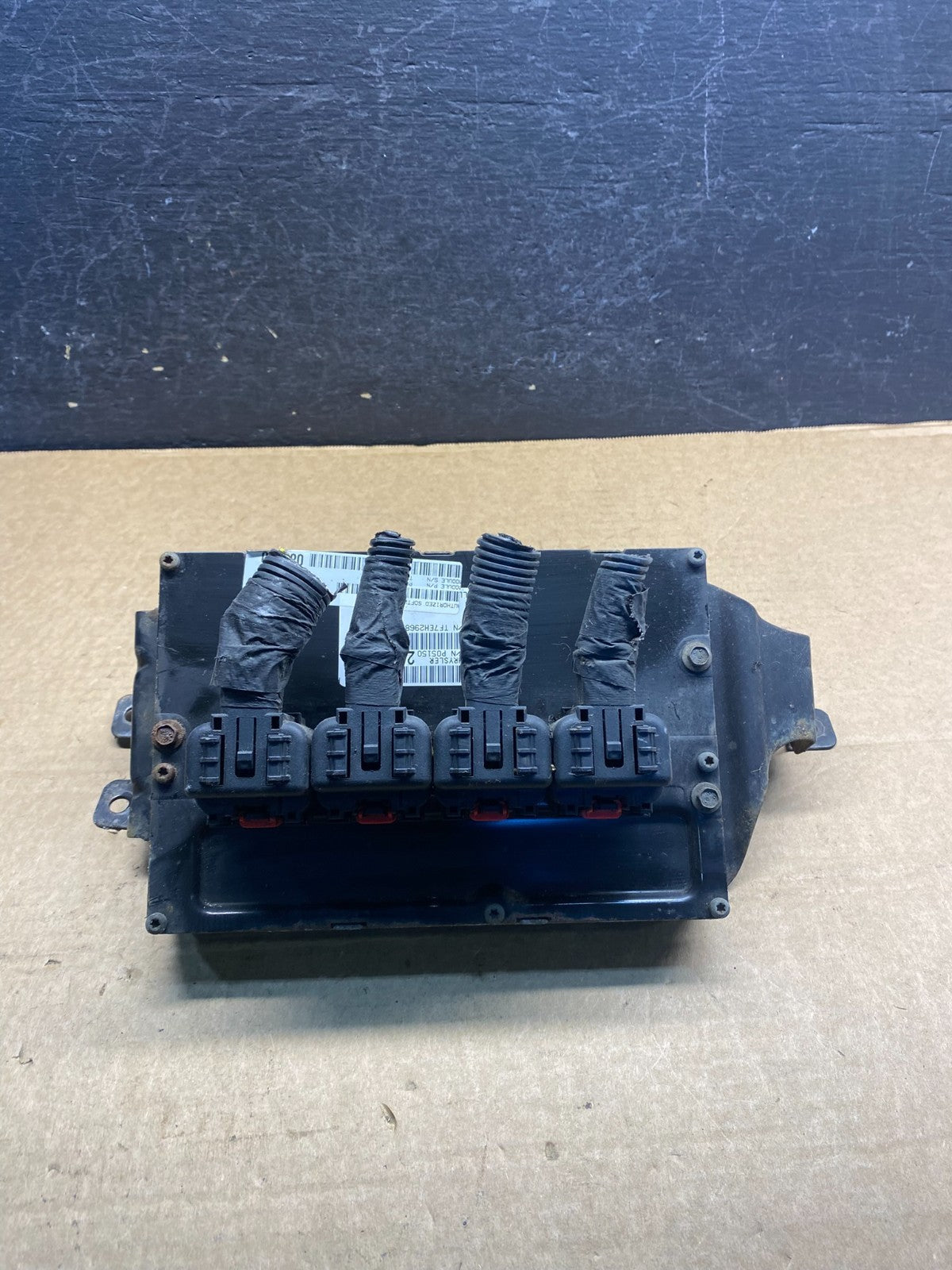 2008 2009 Caravan Town & Country 3.8L Engine Control P68025819AD AF7663 DG0