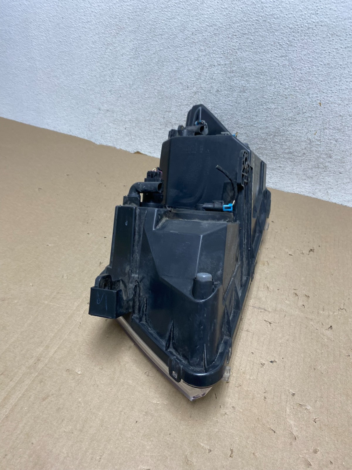 2009 to 2017 Dodge Journey Headlight Right Passenger Rh Halogen AG6908 DW8