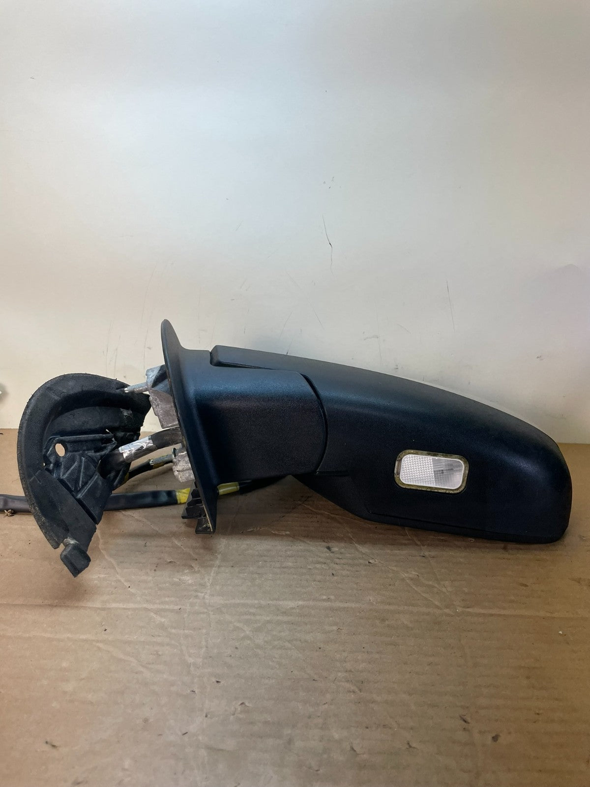 2007 to 2013 Chevrolet Tahoe Silverado Suburban Left Driver Mirror AG9892 DW3