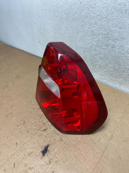 2004 to 2008 Chevrolet Malibu Right Passenger Side Tail Light AI9027 LK1