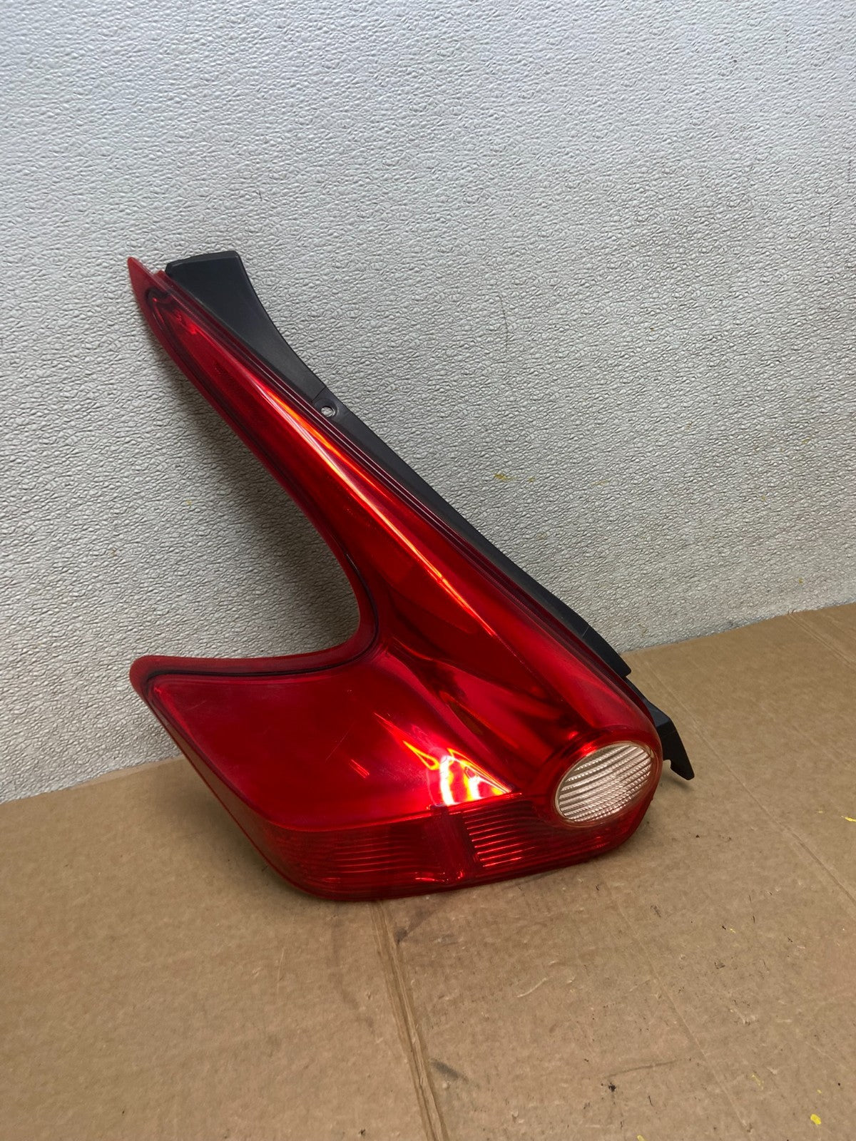 2011 to 2014 Nissan Juke Left Driver LH Side Tail Light OEM AA1211 DW2