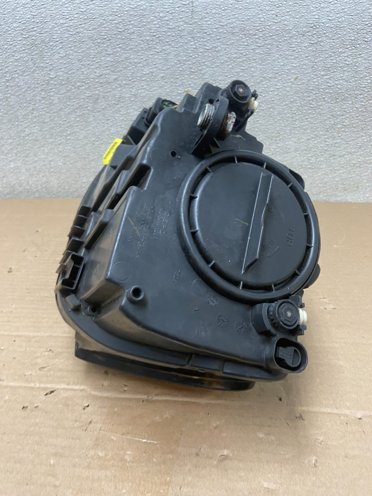 2011 to 2014 Volkswagen Jetta Right Passenger RH Headlight Halogen AA8721 DW6