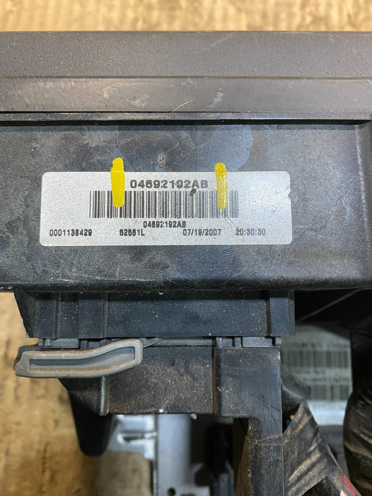 2007 2008 2009 Dodge Durango Fuse Box Relay Panel Body Module BCM Oem Y1546 DG5