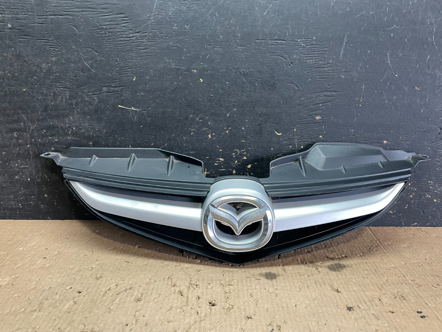2008 to 2010 Mazda 5 Upper Front Grille Grill OEM Z5612  DG0