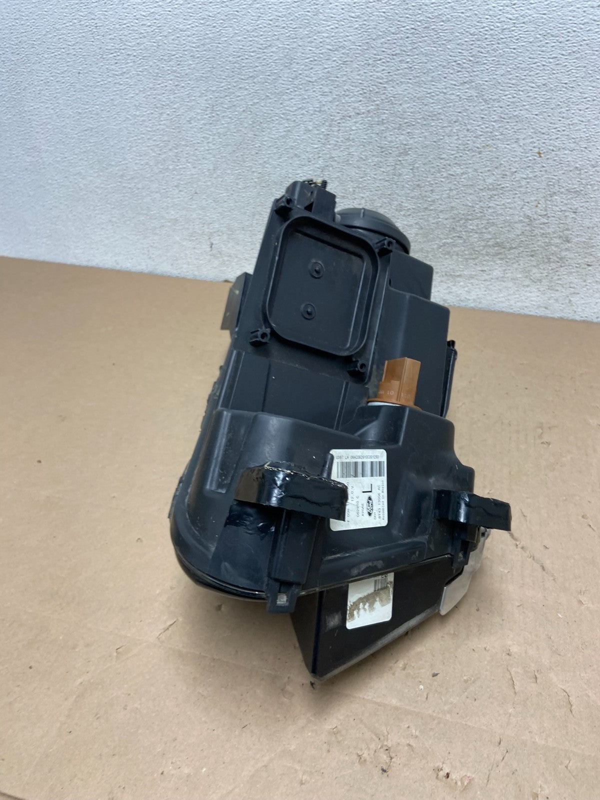 2011 to 2014 Ford Edge Front Left Driver Side Headlight Halogen AG5788 DW10