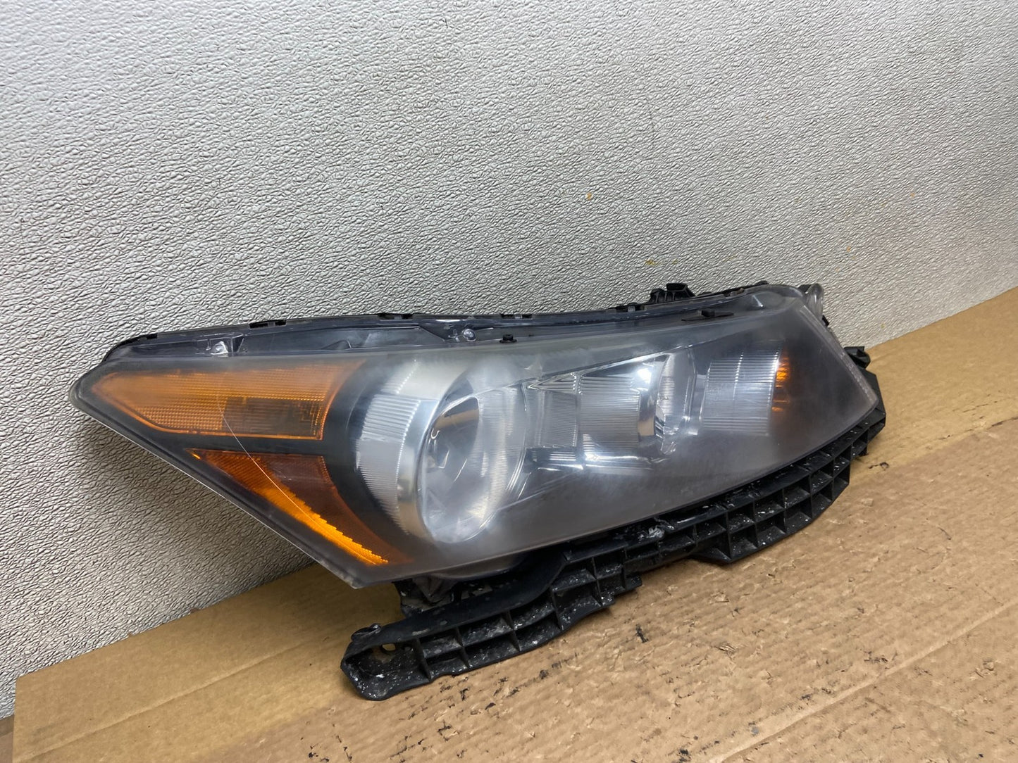 2008 to 2012 Honda Accord Sedan Right Passenger RH Headlight AB3335 DW2