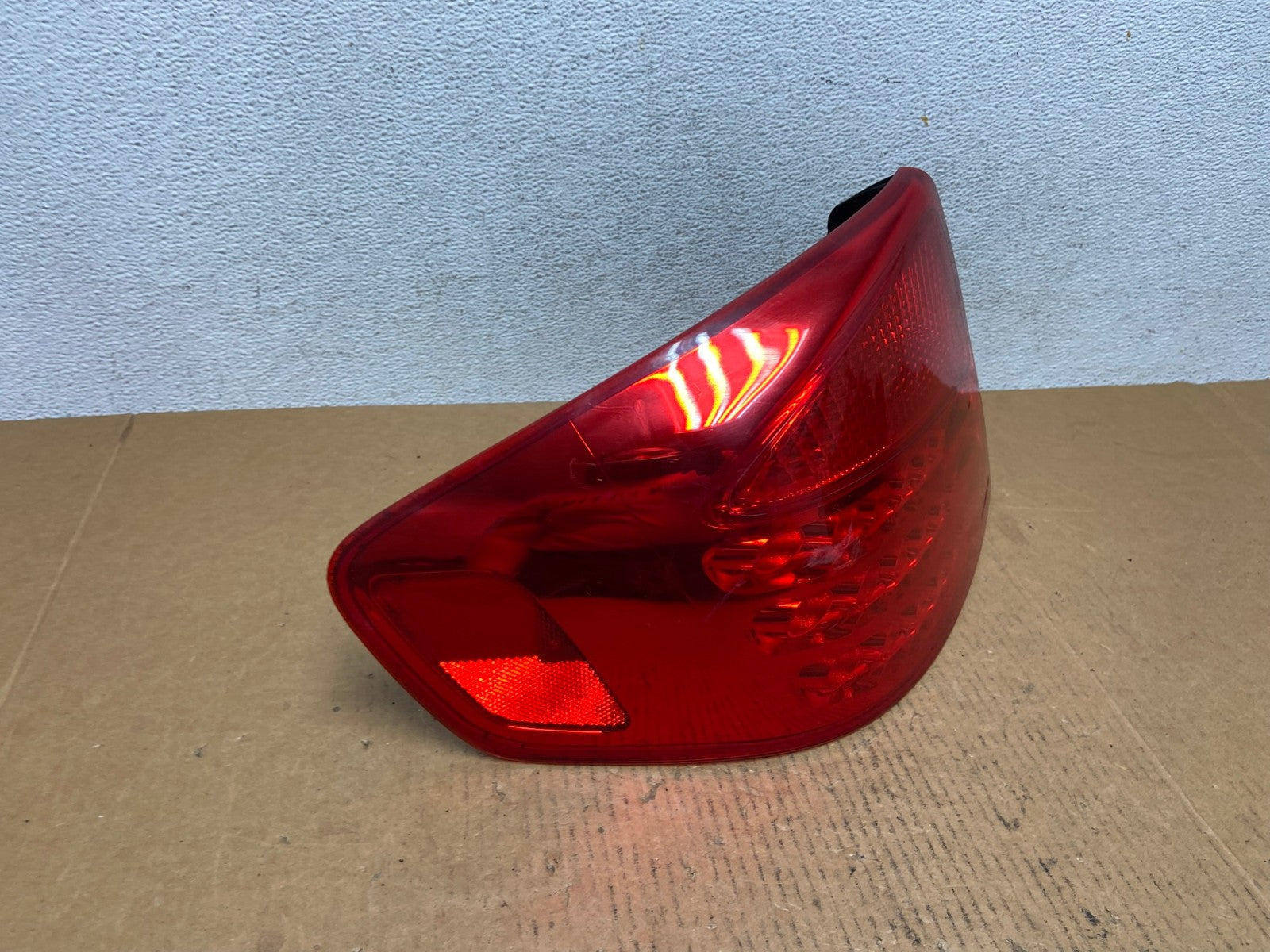 2003-2004 Infiniti G35 Left Driver Lh Side Tail Light AE0525 LK2