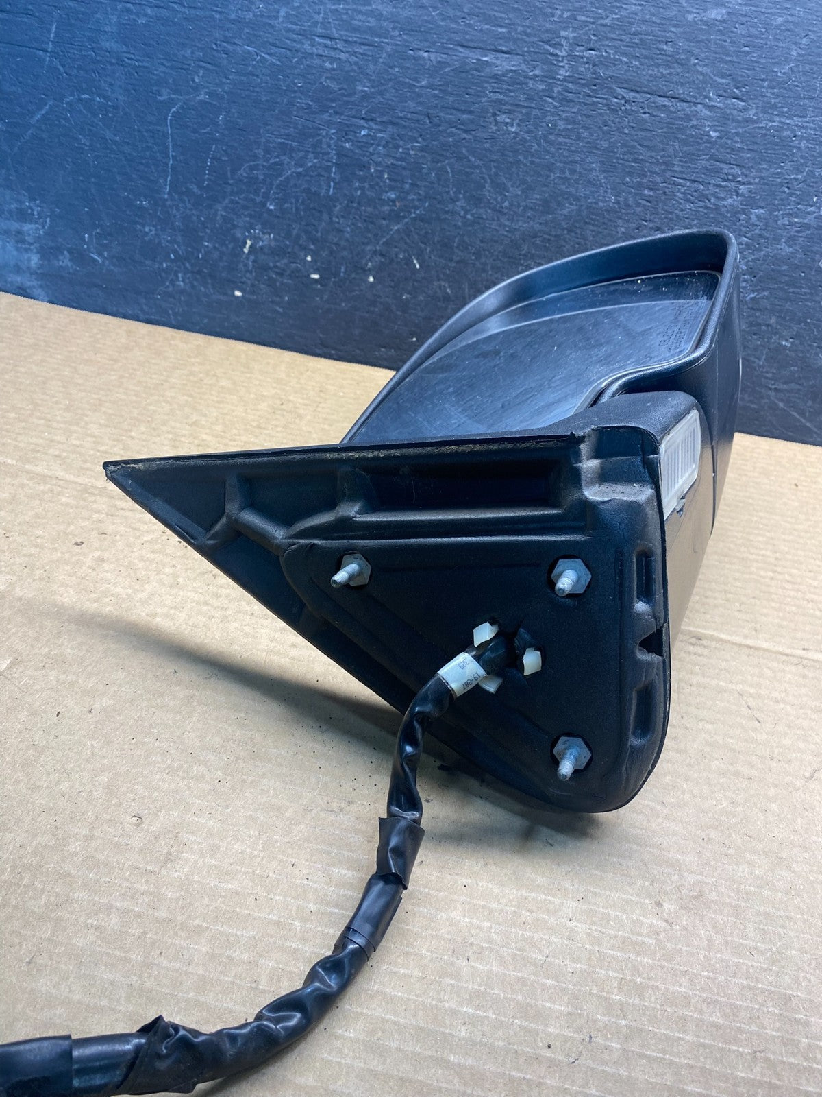 2003-2006 Chevrolet Tahoe Suburban Right Passenger Turn Door Mirror AF67684