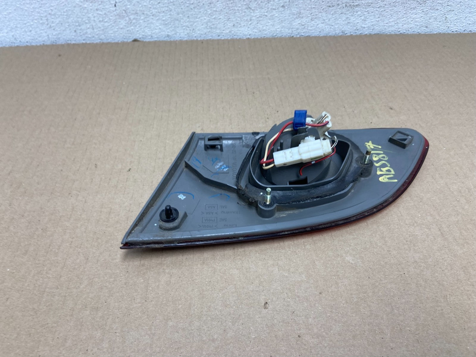 2001 2002 Toyota Corolla Left Driver LH Side Inner Tail light AG5817 DW4
