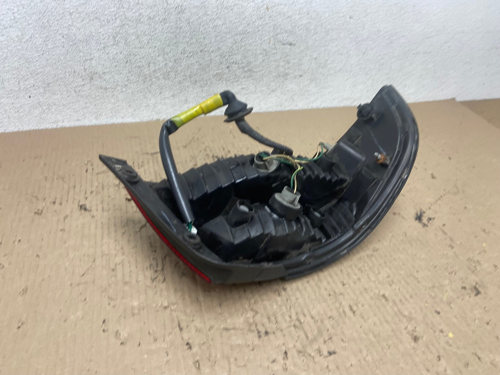 1998 - 1999 Toyota Avalon Right Passenger RH Side Tail Light AF7141 LK4