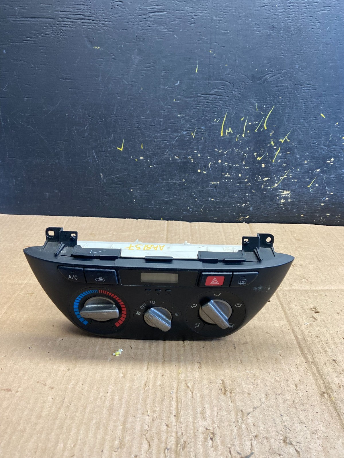 2001 - 2003 Toyota RAV4 A/C Heater Climate Control Unit Switch AA8157 DG0
