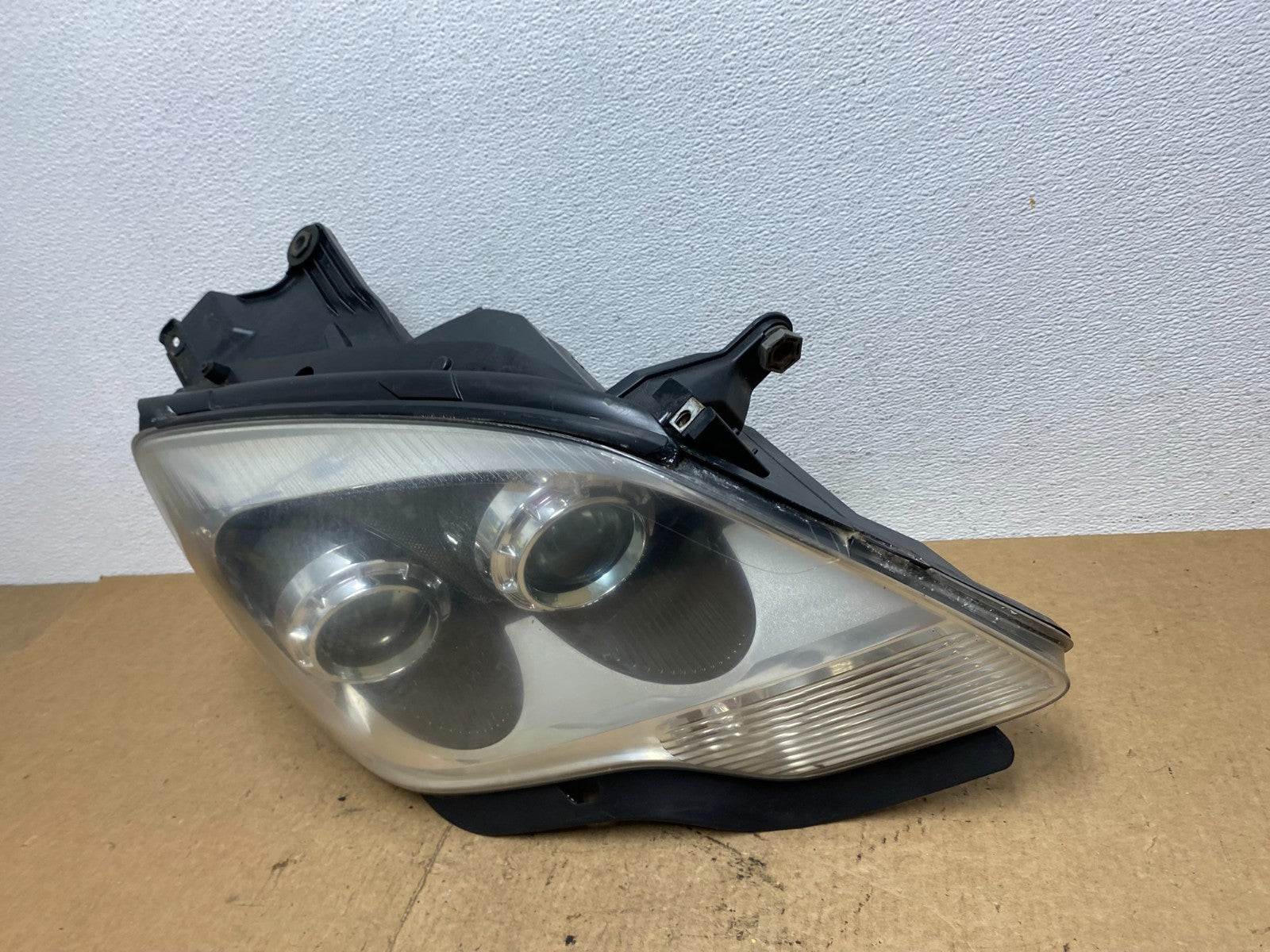 2007 to 2012 Gmc Acadia Halogen Headlight Right Passenger Side AC3627 DW1
