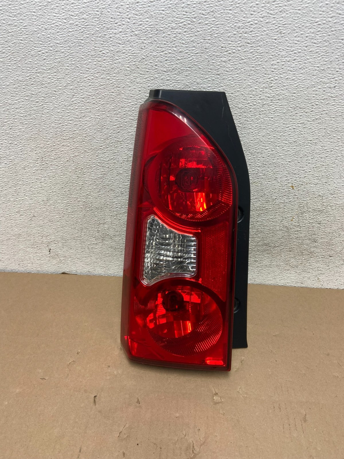 2005 to 2015 Nissan Xterra Tail Light Left Driver Lh Side AG5749 DW0