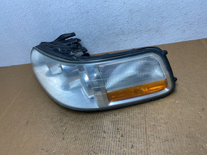 2005 to 2011 Lincoln Town Car Left Driver LH Side Headlight AE1166 DW1