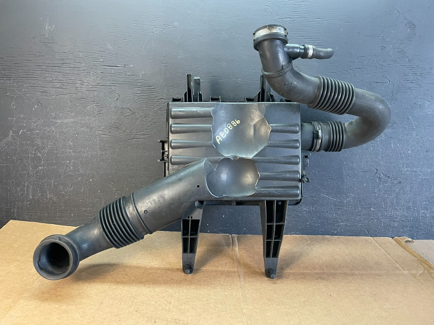 2010 to 2018 Mercedes-Benz Sprinter 2500 3.0L Air Cleaner Box AE0886 DG5