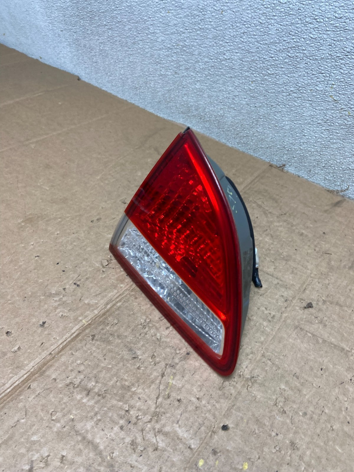 2007 to 2012 Hyundai Veracruz Right Passenger RH Inner Tail Light OEM AA2600 DW1