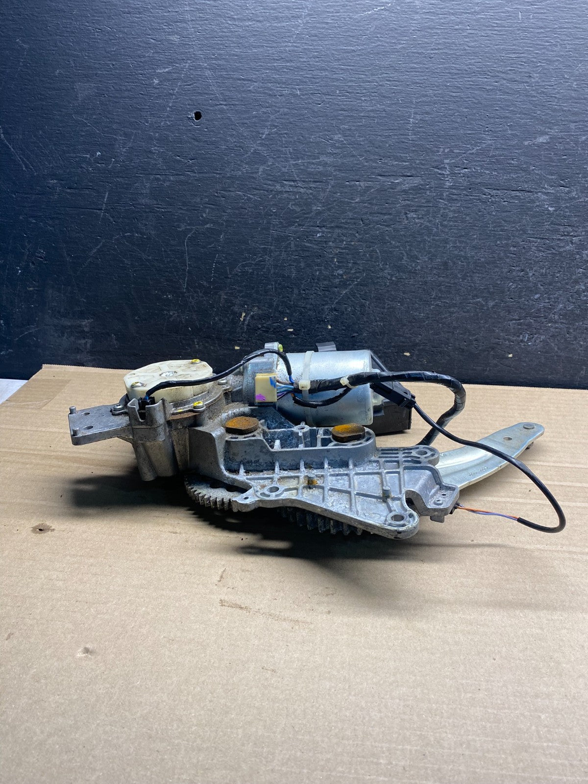 GMC Acadia Yukon Tahoe Rear Trunk Liftgate Power Motor Actuator AF0043 DG1
