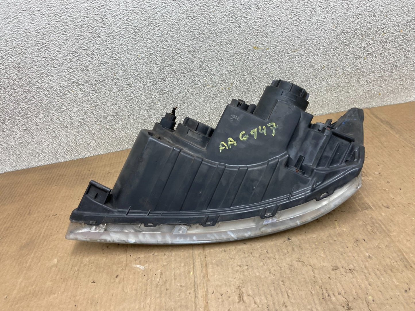 2009 to 2010 Hyundai Sonata Right Passenger RH Side Headlight Halogen AA6947 DW6