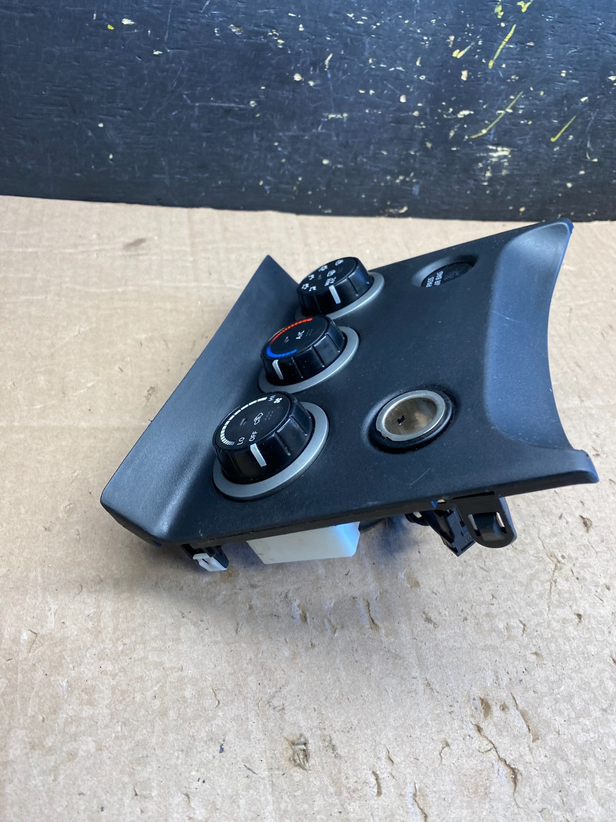 2011 to 2015 Nissan Rogue Heater Temperature AC Climate Control OEM Z0313 DG1
