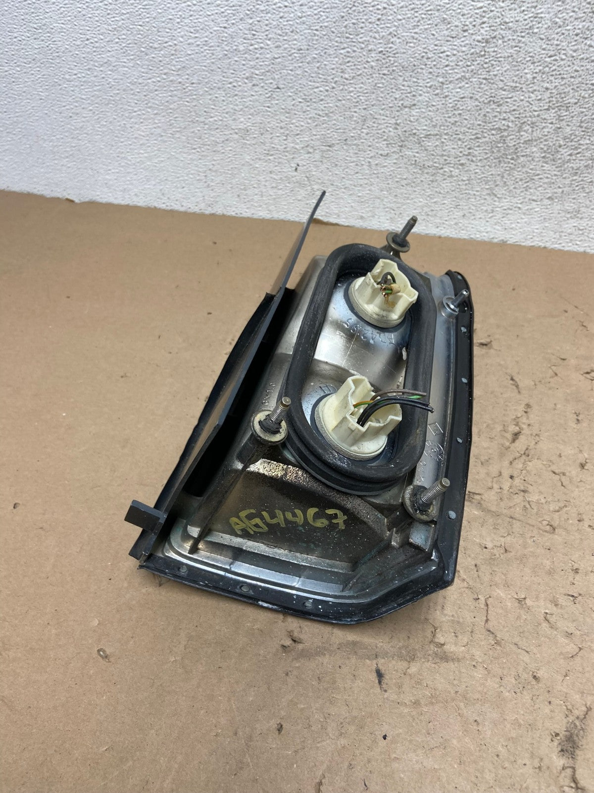 1990 to 1994 Lincoln Town Car Left Driver Side Tail Light AG4467 LK6