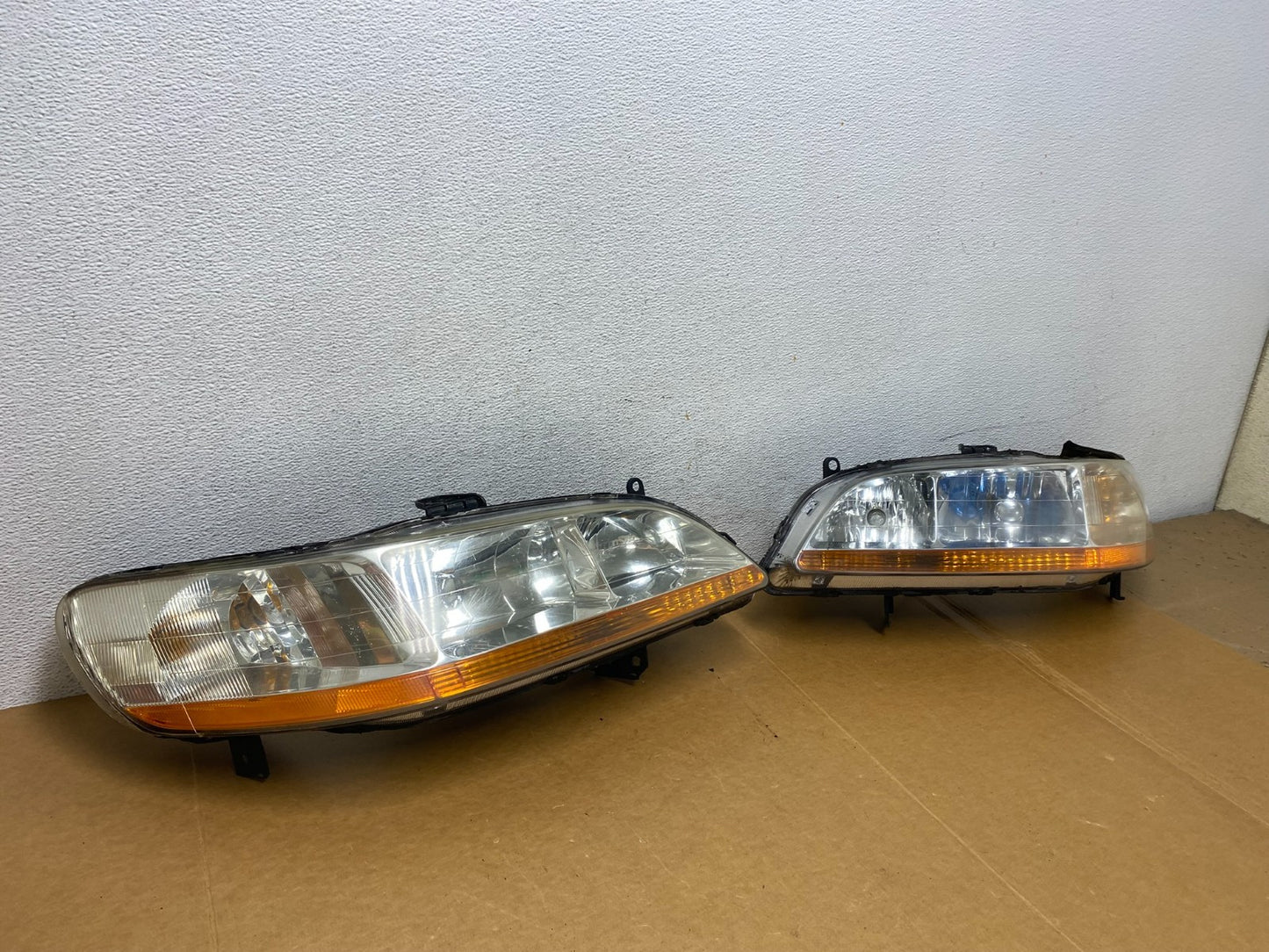 1998 to 2002 Honda Accord Left+Right Set Side Headlights AD8904 DW2