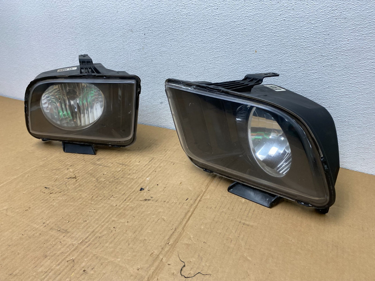 2005 to 2009 Ford Mustang Left+Right Set Side Black Halogen Headlights AC7627 DW1