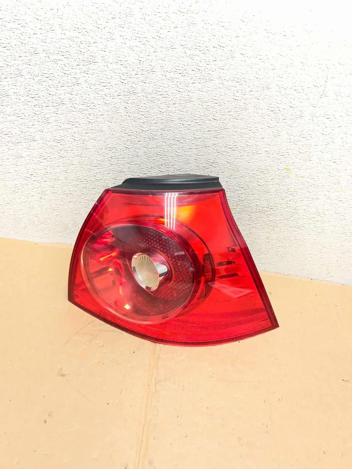 2006 2007 2008 Volkswagen Golf MK5 5 Right Passenger Tail Light AA1549 GD0